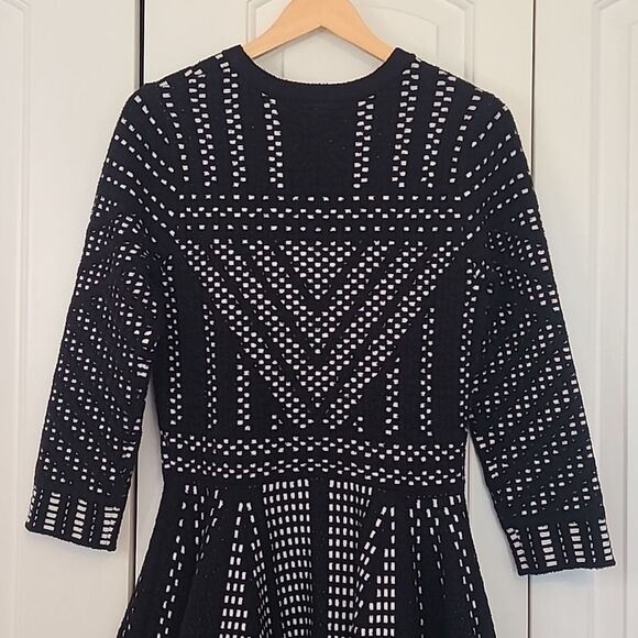 Top Shop Geometric Pattern Fit And Flare Knitted Mini Dress Black White Size US8 - Picture 10 of 14